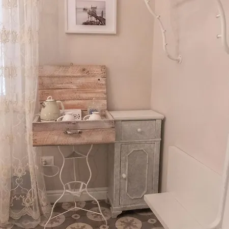 Costa Bed & Breakfast